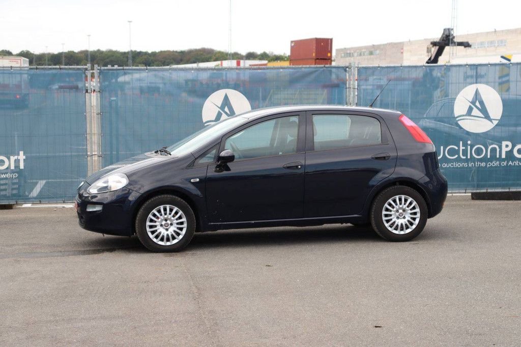 Pkw Fiat Punto Benzin 69 PS 2016 (Marge)