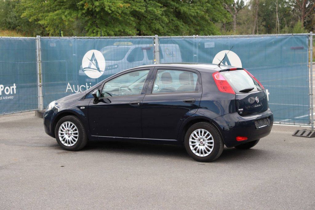 Pkw Fiat Punto Benzin 69 PS 2016 (Marge)