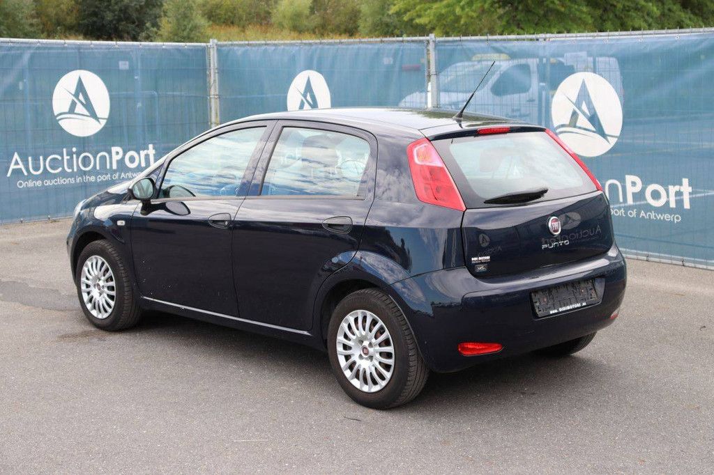 Pkw Fiat Punto Benzin 69 PS 2016 (Marge)