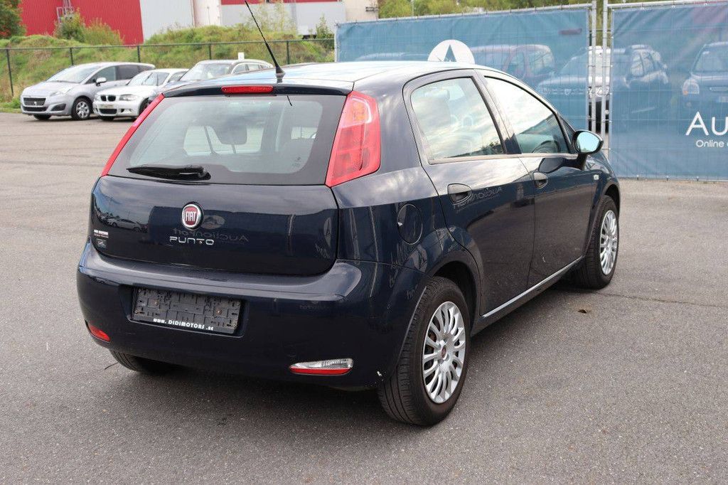Pkw Fiat Punto Benzin 69 PS 2016 (Marge)