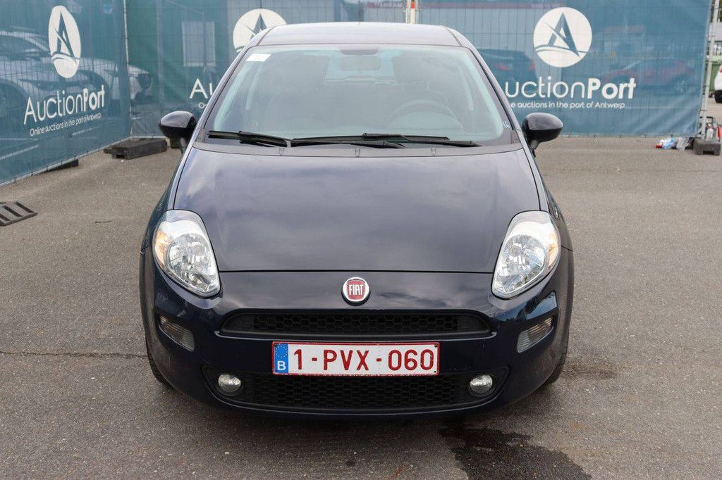 Pkw Fiat Punto Benzin 69 PS 2016 (Marge)