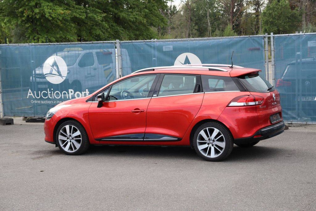 Passenger car Renault Clio Petrol 90hp 2014 (Margin)