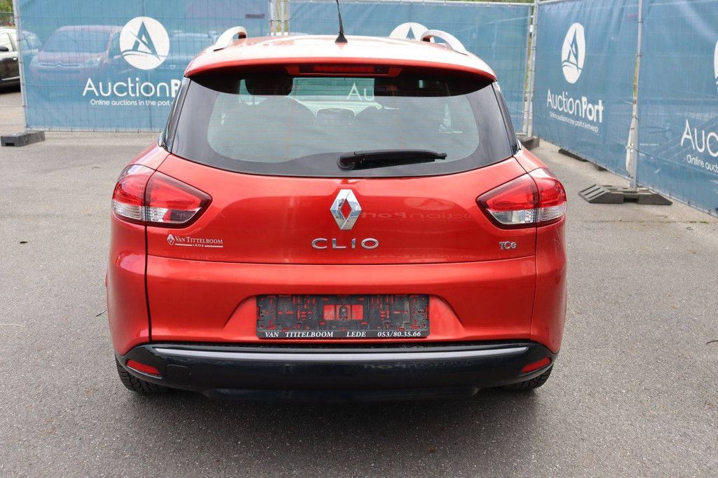 Passenger car Renault Clio Petrol 90hp 2014 (Margin)