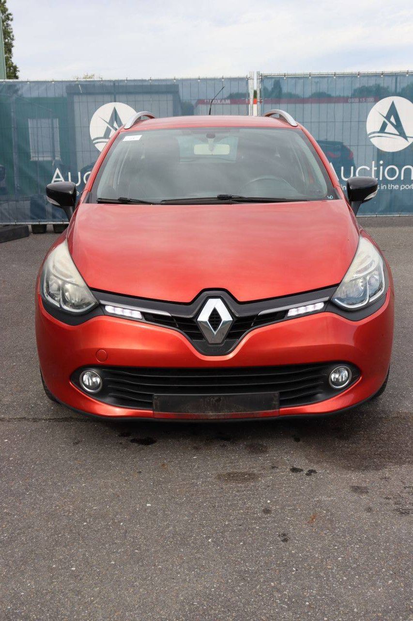 Passenger car Renault Clio Petrol 90hp 2014 (Margin)