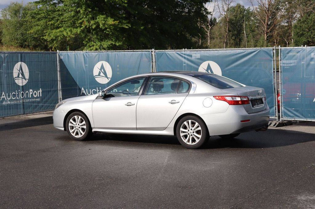 Passenger car Renault Latitude Diesel 149hp 2012 (Margin)