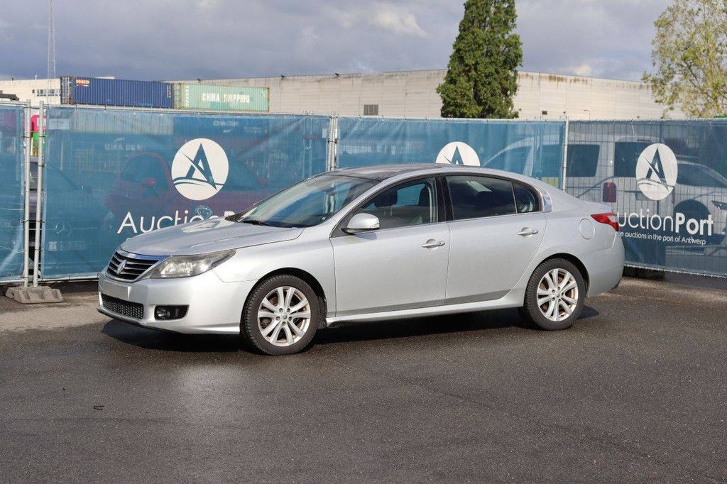 Passenger car Renault Latitude Diesel 149hp 2012 (Margin)