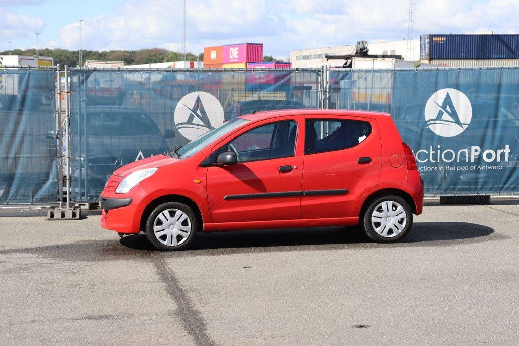 Pkw Nissan Pixo Benzin 68 PS 2010 (Margin)