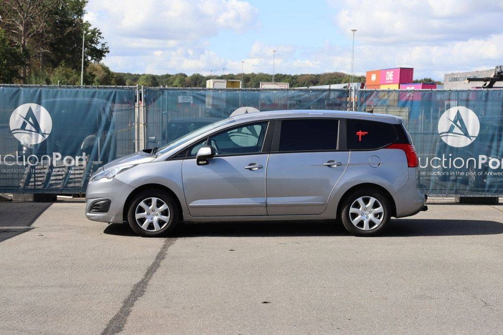 Peugeot 5008 Station Wagon Petrol 130hp 2015 (Margin)