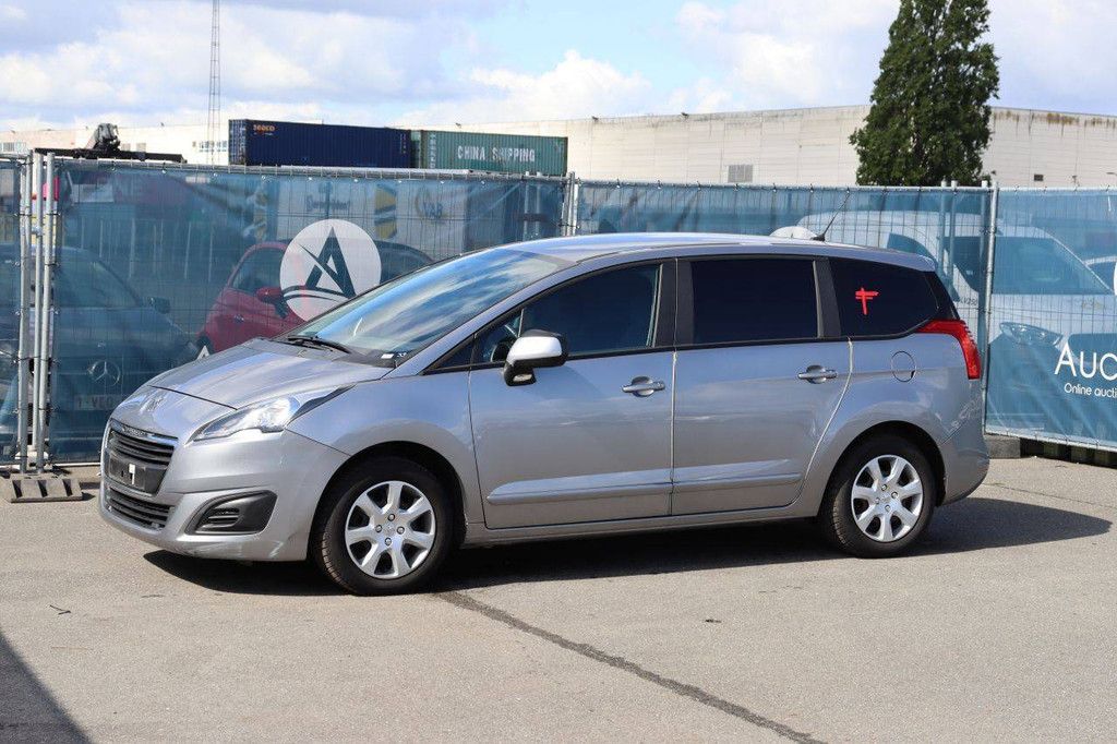 Peugeot 5008 Station Wagon Petrol 130hp 2015 (Margin)