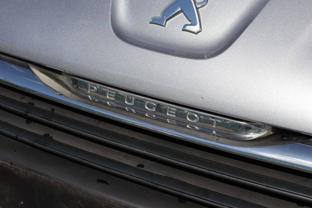 Peugeot 5008 Station Wagon Petrol 130hp 2015 (Margin)
