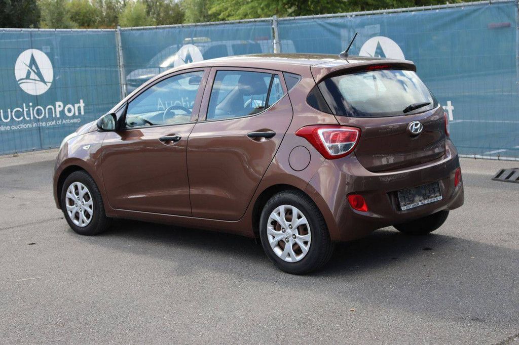 Hyundai i10 Petrol 66hp Passenger Car 2016