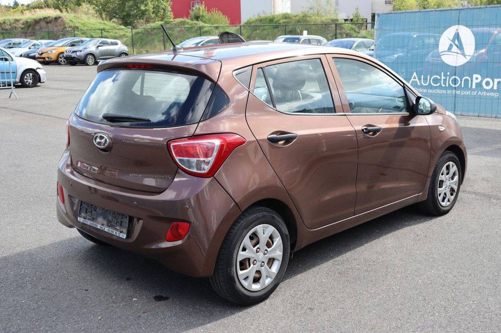 Hyundai i10 Petrol 66hp Passenger Car 2016