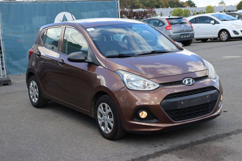 Hyundai i10 Petrol 66hp Passenger Car 2016