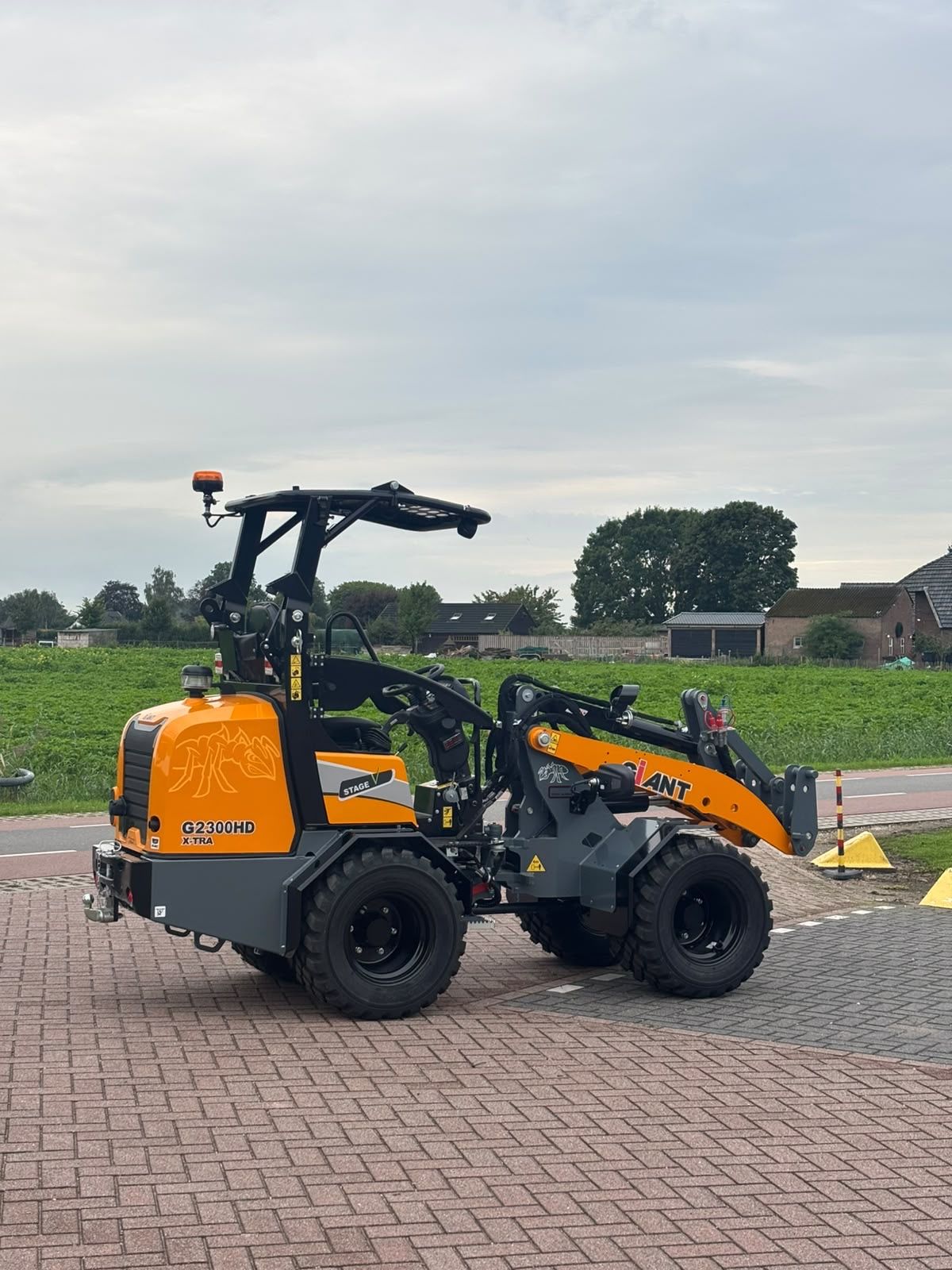 GIANT G2300 extra 2026 – ZEER COMPLEET UITGEVOERD