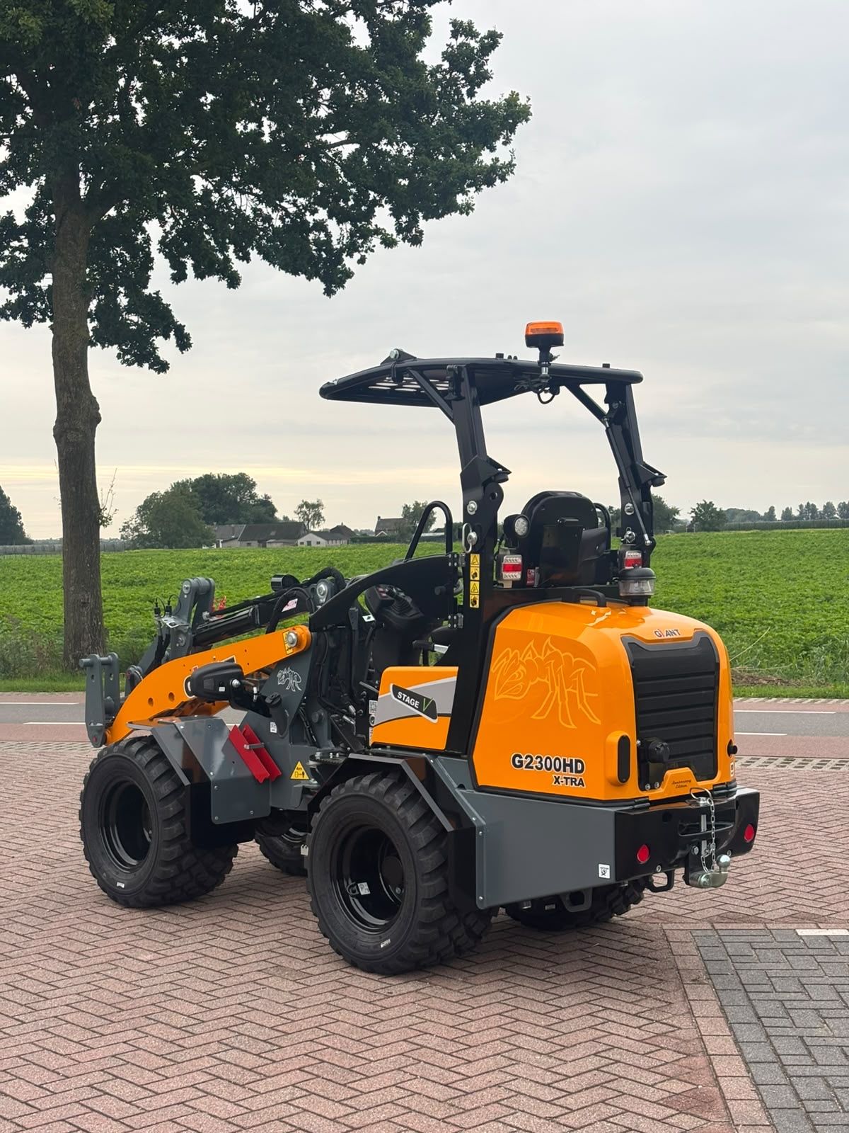 GIANT G2300 extra 2026 – ZEER COMPLEET UITGEVOERD