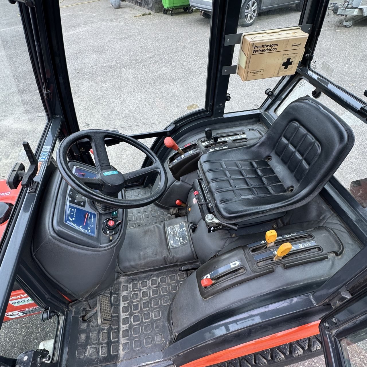 KUBOTA B2400 + Originele Cabine ( MARGE )