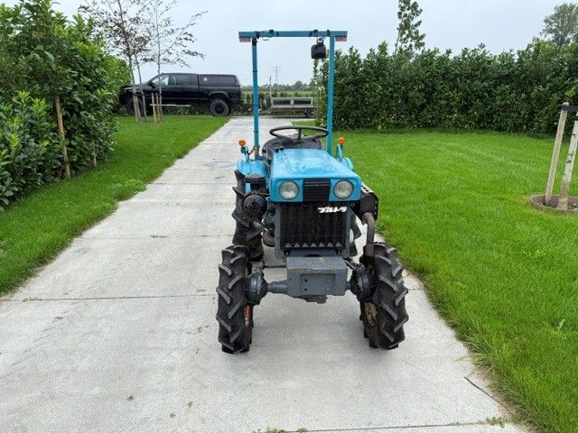 Kubota B7000 4WD
