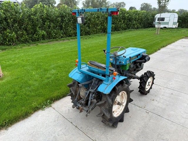 Kubota B7000 4WD