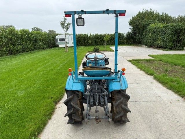 Kubota B7000 4WD