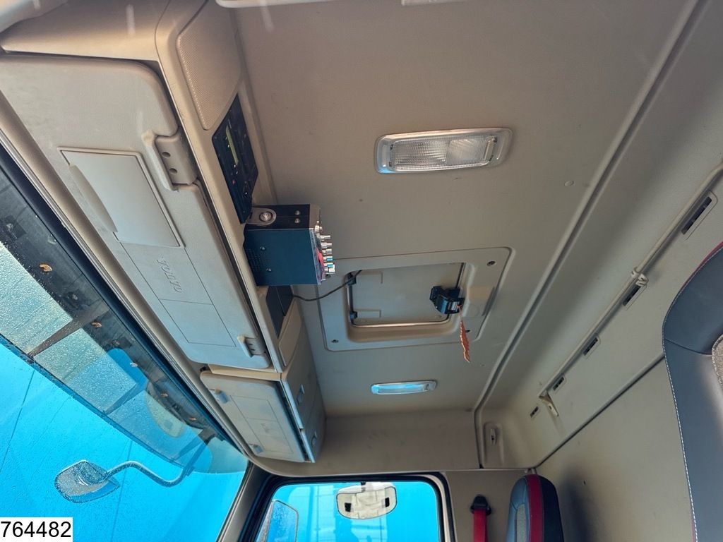 Volvo FMX 450 8x4, Euro 6, hub reduction