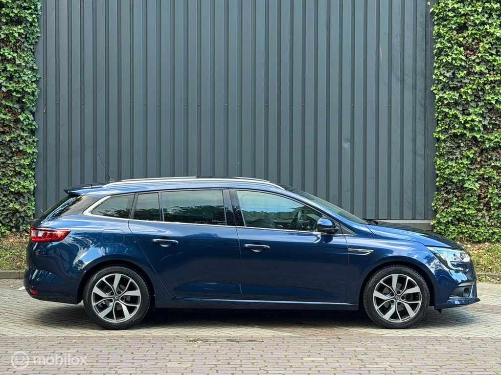 Renault Megane Estate 1.2 TCe Bose |Pano|Camera|Keyless|Nap