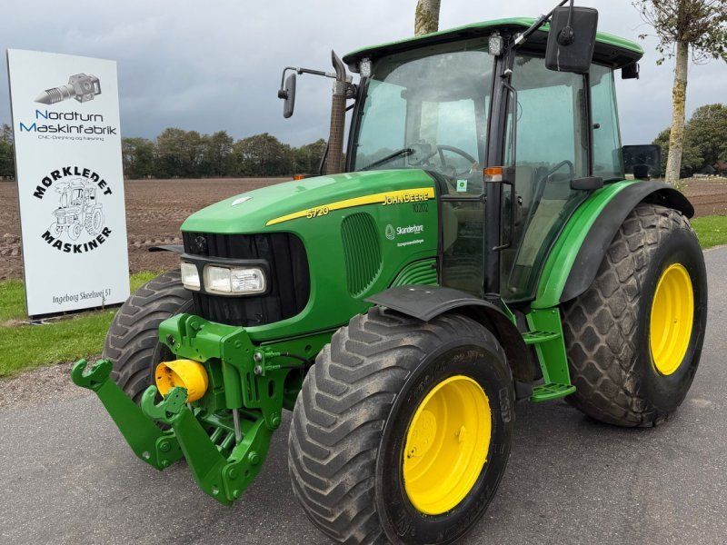John Deere 5720 Fin bette med frontlift samt front PTO