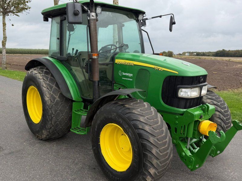 John Deere 5720 Fin bette med frontlift samt front PTO