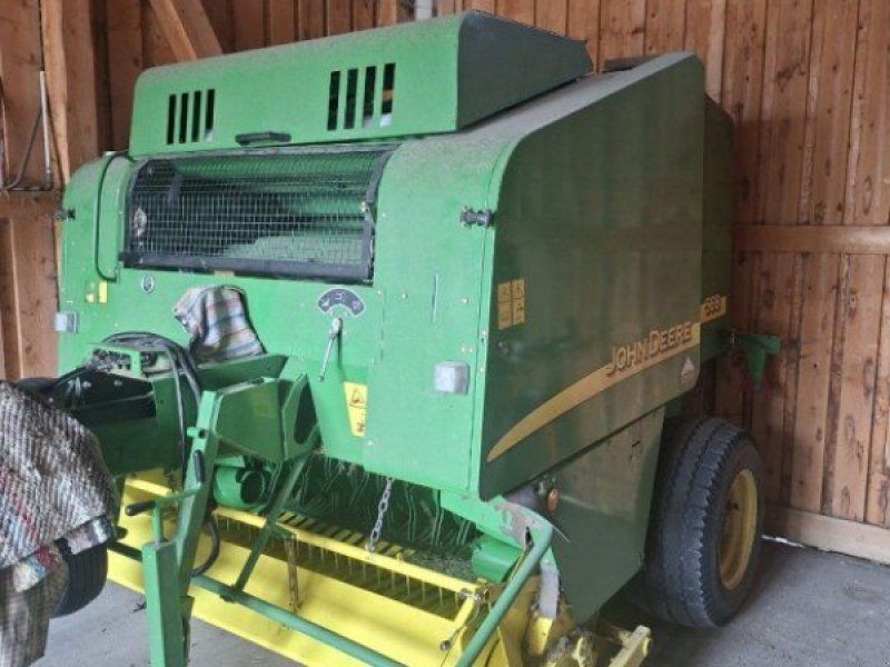 John Deere 568