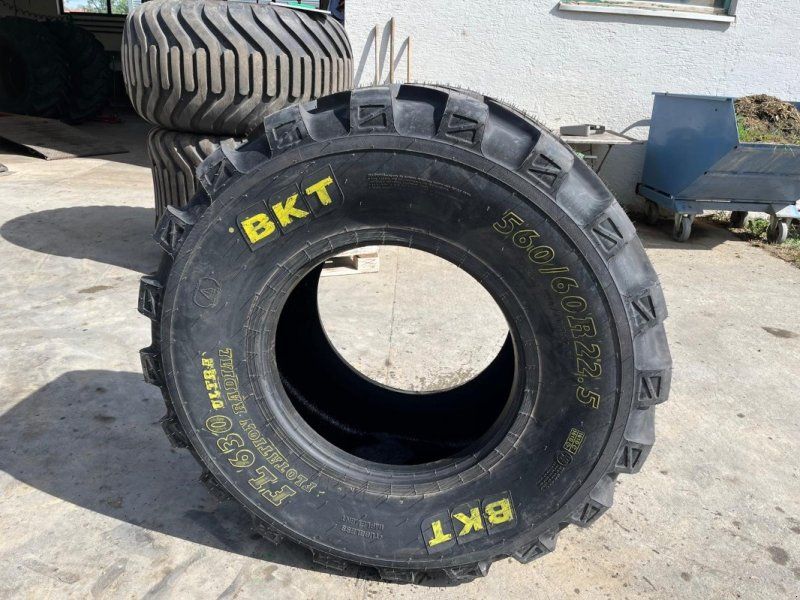 BKT 560/60 R22.5 FL 630 Ultra Flotation Radial