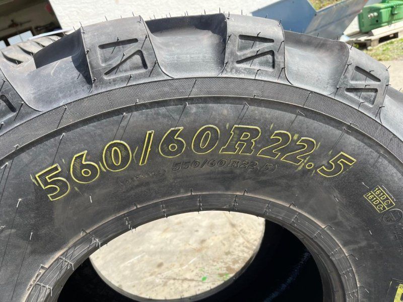 BKT 560/60 R22.5 FL 630 Ultra Flotation Radial