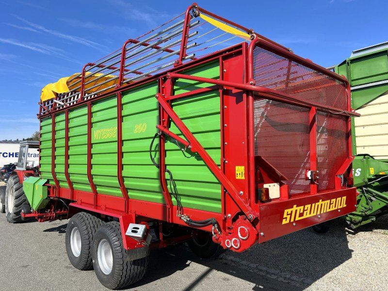 Strautmann Vitesse 260 mit neuen 520-er Reifen und im guten Zustand
