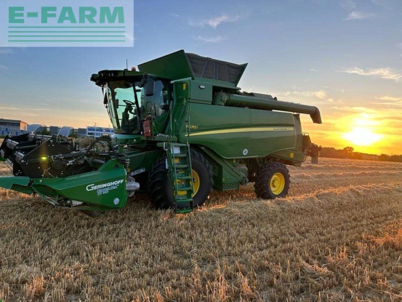 John Deere T670