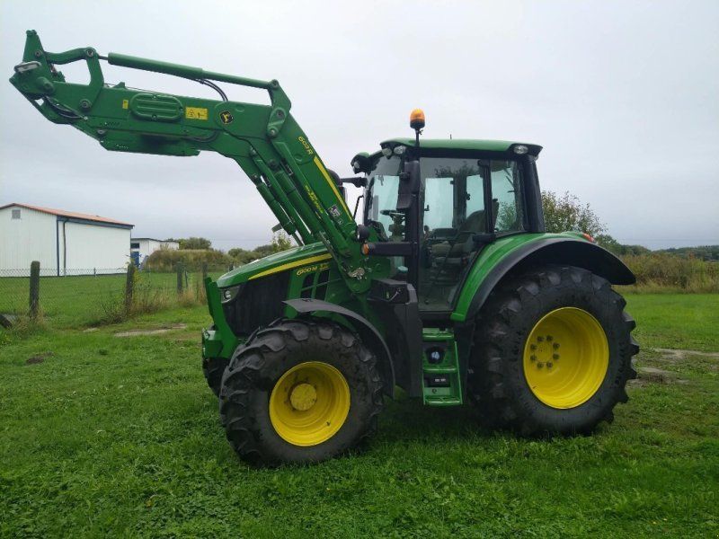 John Deere 6100M mit 603R Frontlader