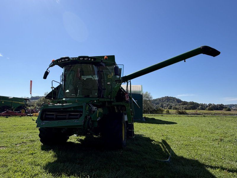 John Deere W660