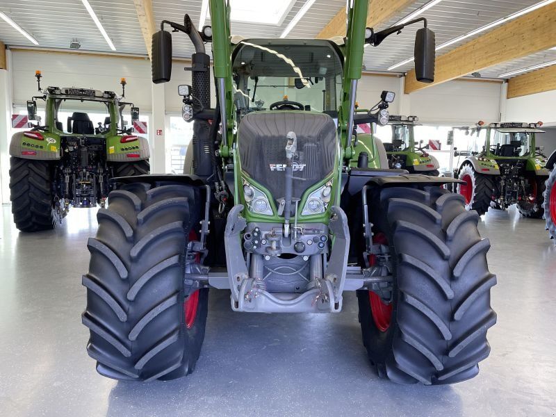 Fendt 724 VARIO S4 PROFI PLUS