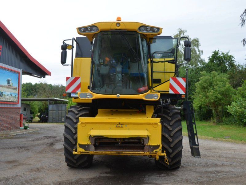 New Holland CSX 7040
