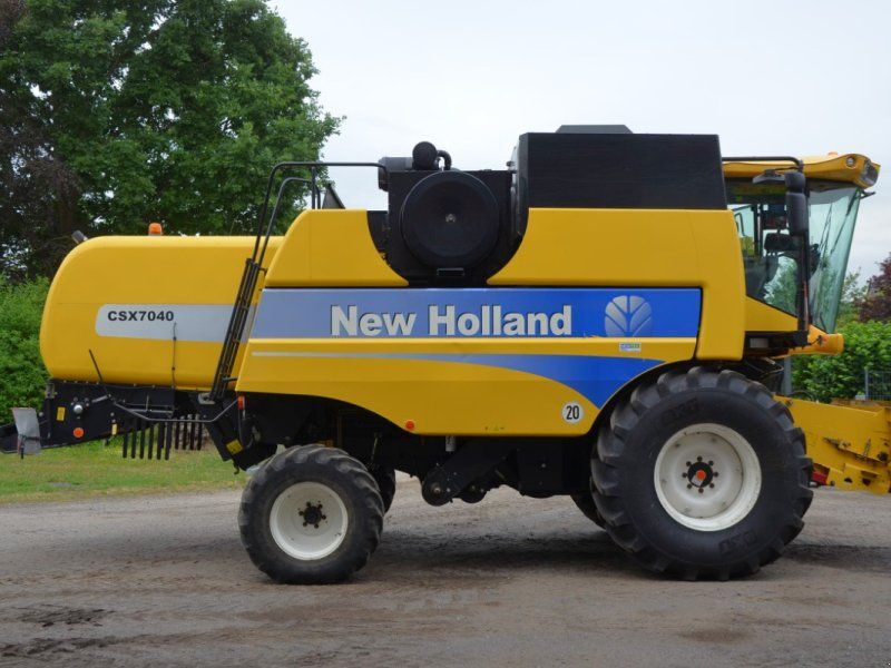 New Holland CSX 7040