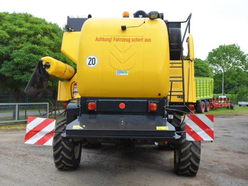 New Holland CSX 7040