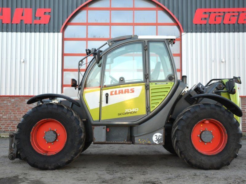 Claas SCORPION 7040
