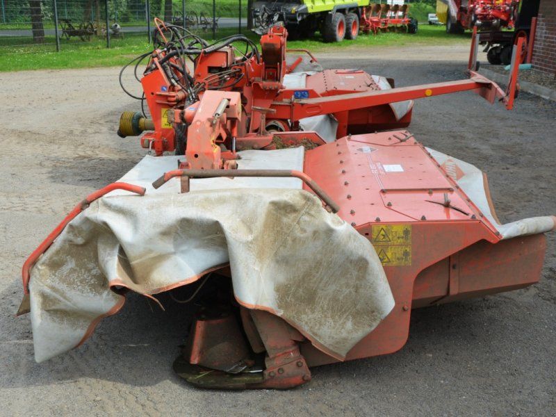 Kuhn FC 813 Lift Control