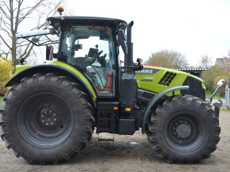 Claas ARION 660 CMATIC NIGHT EDITI