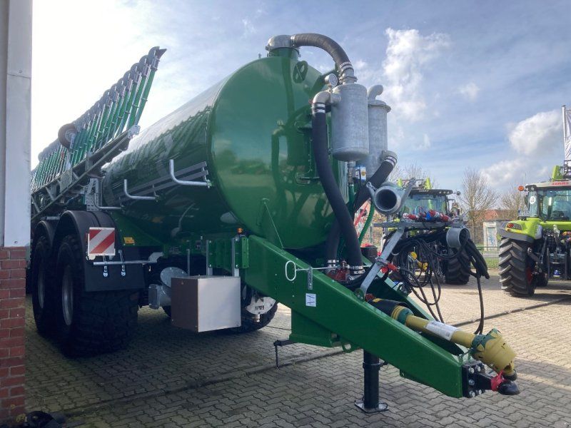 Garant Kotte VT 17.300 mit Bomech Farmer 15m Profi Laubgrün