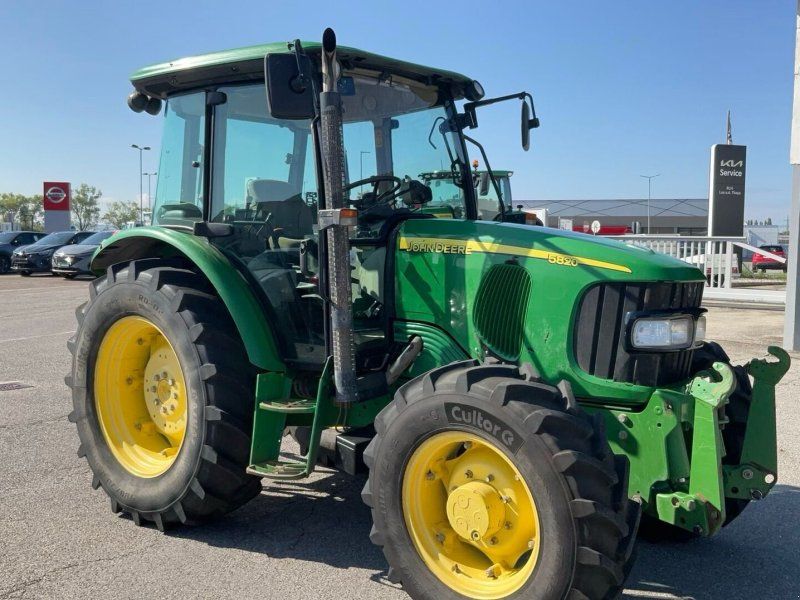 John Deere 5820