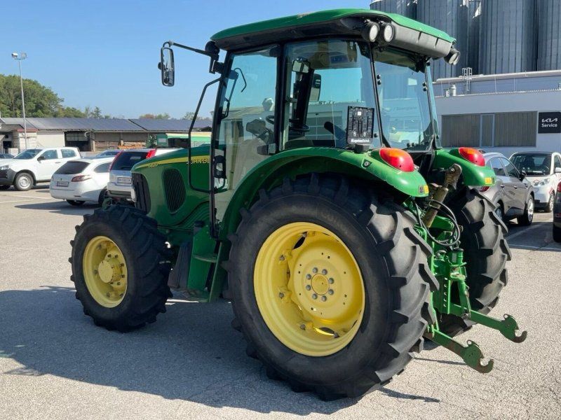 John Deere 5820