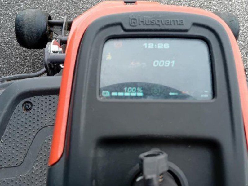 Husqvarna AKKU RIDER R200IX AWD LONGRANGE 103CM