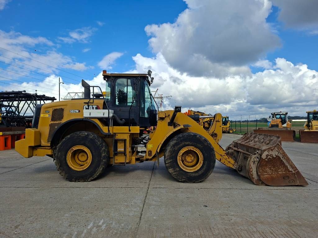 CAT 962M