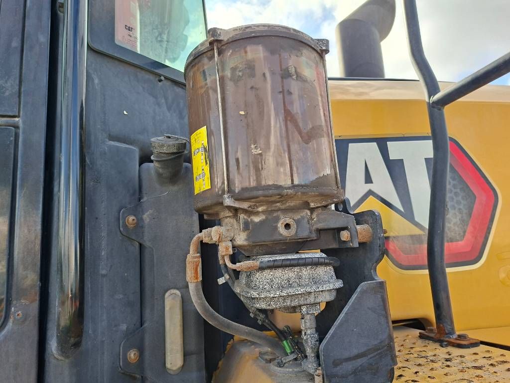 CAT 962M