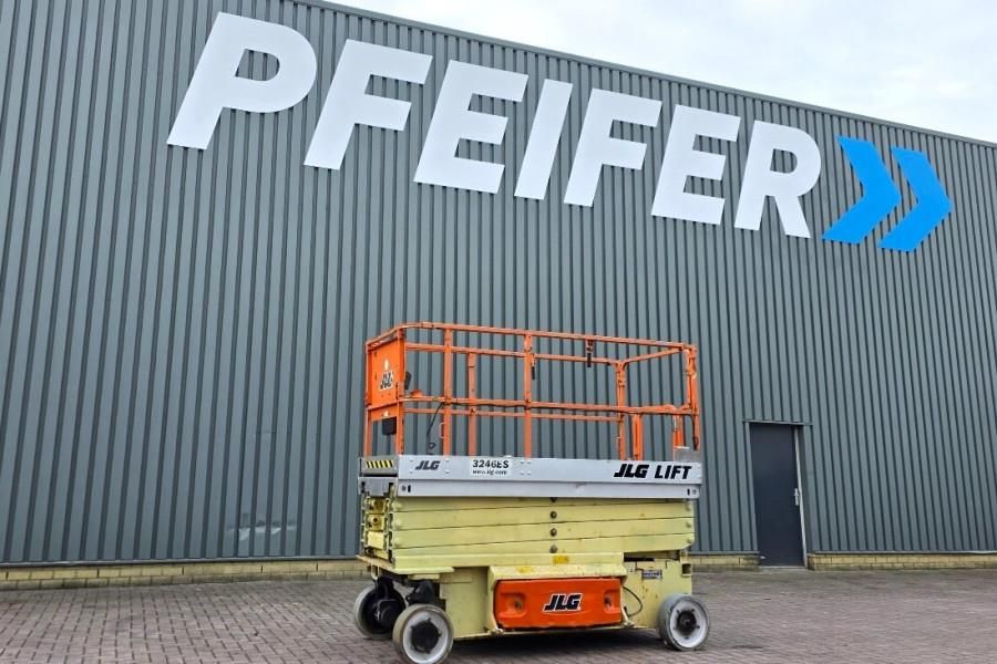 JLG 3246ES Electric, 11.7m Working Height, 320kg Capac