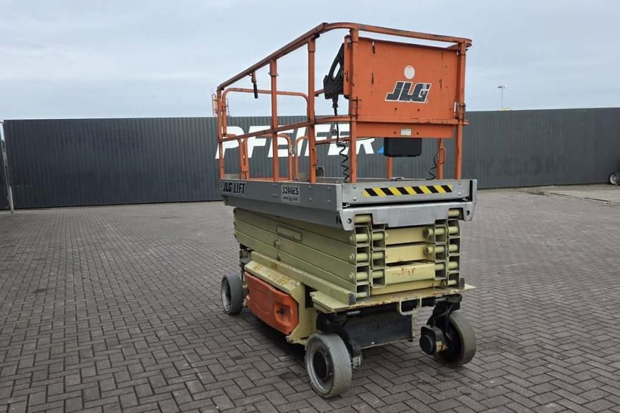 JLG 3246ES Electric, 11.7m Working Height, 320kg Capac