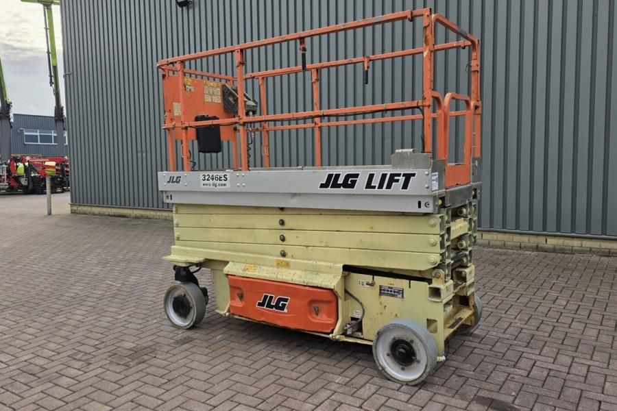 JLG 3246ES Electric, 11.7m Working Height, 320kg Capac